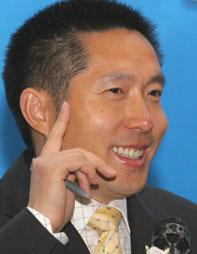 中央電視臺廣告經(jīng)濟信息中心主任、經(jīng)濟頻道總監(jiān)郭振璽