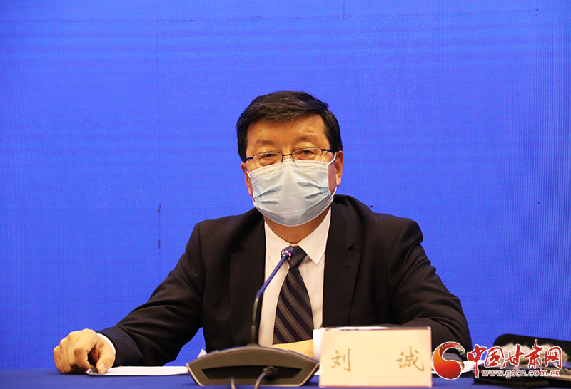 甘肅省人社廳：落實(shí)落細(xì)“四個(gè)確?！贝胧?實(shí)現(xiàn)貧困人口基本養(yǎng)老保險(xiǎn)全覆蓋（圖）