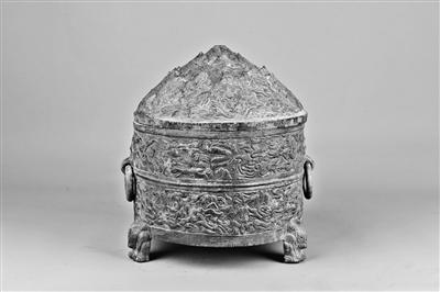 平?jīng)霾┥缴w神獸紋銅樽，東漢人向往過上神仙生活的印跡