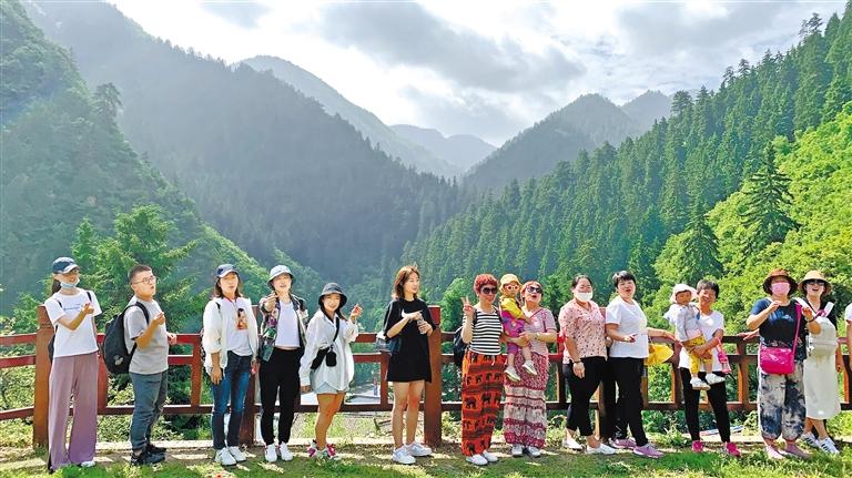 甘肅文旅致敬醫(yī)務(wù)人員健康休養(yǎng)活動(dòng)臨夏甘南線(xiàn)首發(fā)