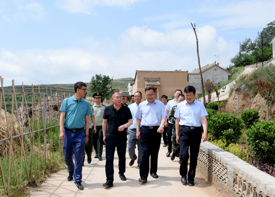 王銳深入麥積區(qū)、甘谷縣掛牌督戰(zhàn)村調(diào)研指導(dǎo)脫貧攻堅工作