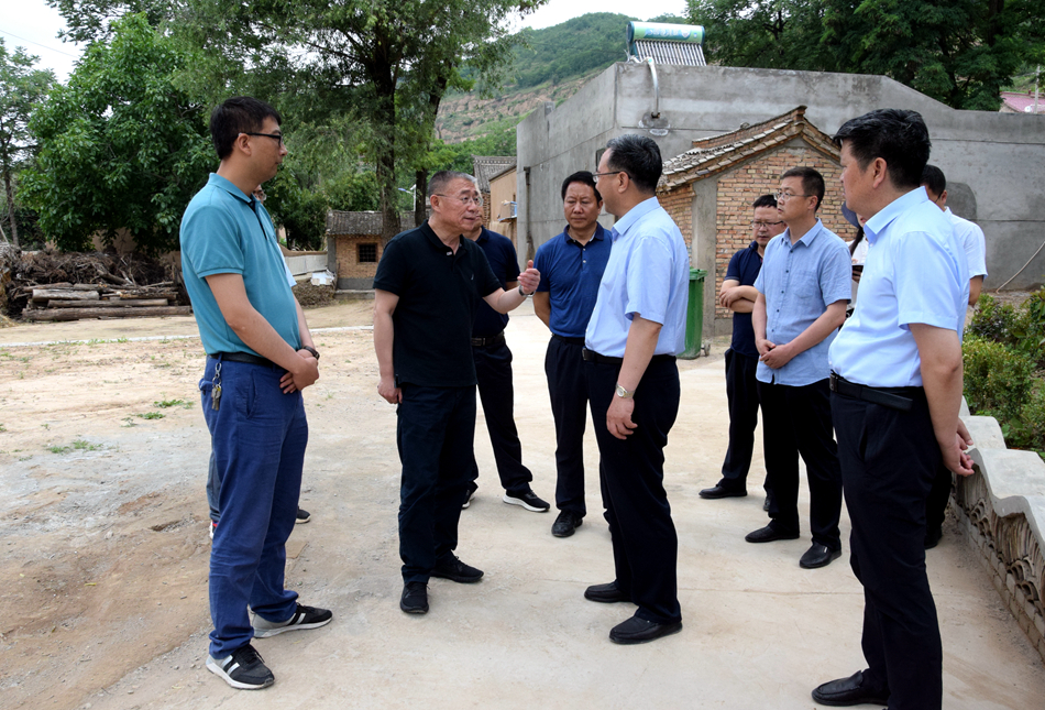 王銳深入麥積區(qū)、甘谷縣掛牌督戰(zhàn)村調(diào)研指導(dǎo)脫貧攻堅(jiān)工作