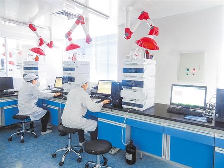 【抓“六穩(wěn)” 促“六?！薄繙p輕企業(yè)負(fù)擔(dān) 幫助渡過難關(guān)