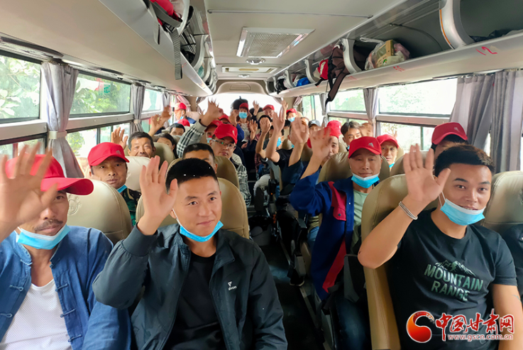 隴南文縣：勞務輸轉保民生穩(wěn)就業(yè)