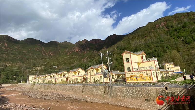 隴南宕昌：強化扶貧領域監(jiān)督執(zhí)紀 護航易地扶貧搬遷幸福路