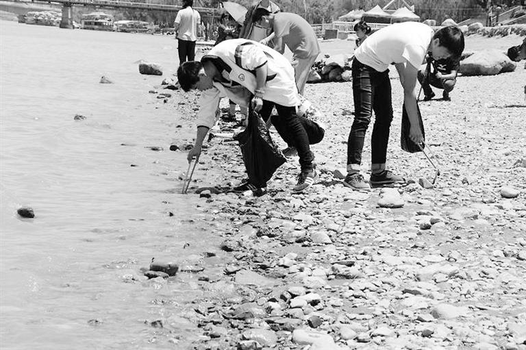 保護母親河，我們一直在路上……