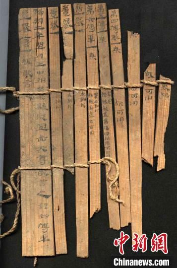 圖為藏于敦煌博物館內的漢代簡牘。敦煌市委宣傳部供圖