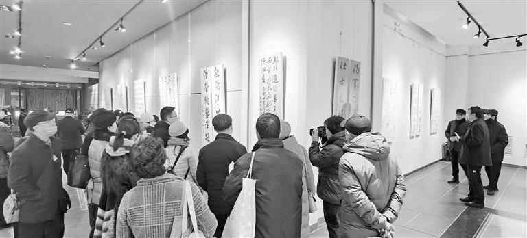 “紀(jì)念敦煌莫高窟藏經(jīng)洞發(fā)現(xiàn)120周年國(guó)際書(shū)法邀請(qǐng)展”在蘭啟幕