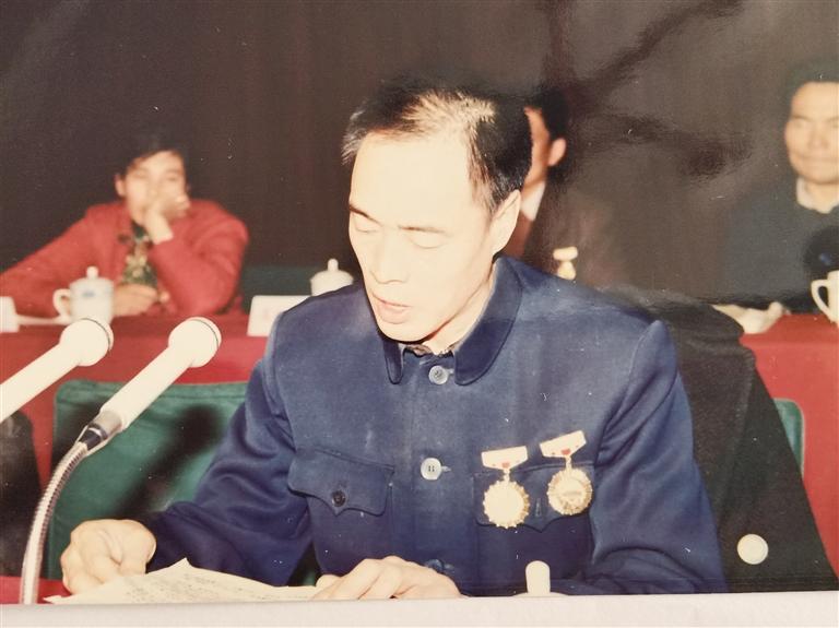 尋訪百名先鋒黨員  他用13年的時間完成28年的工作量——記“刀具大王”、全國勞模、蘭州通用機(jī)器廠工人技師蘆聚才