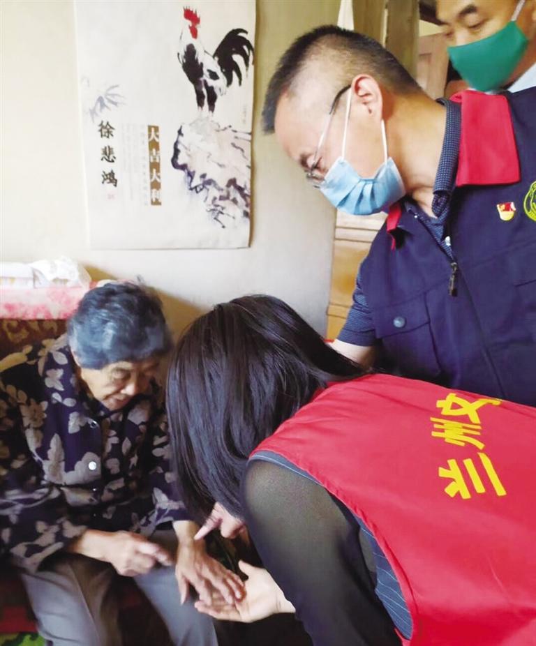 在公益志愿服務(wù)中踐行初心使命——記中國好人、城關(guān)區(qū)一方公益慈善協(xié)會(huì)黨支部書記高平