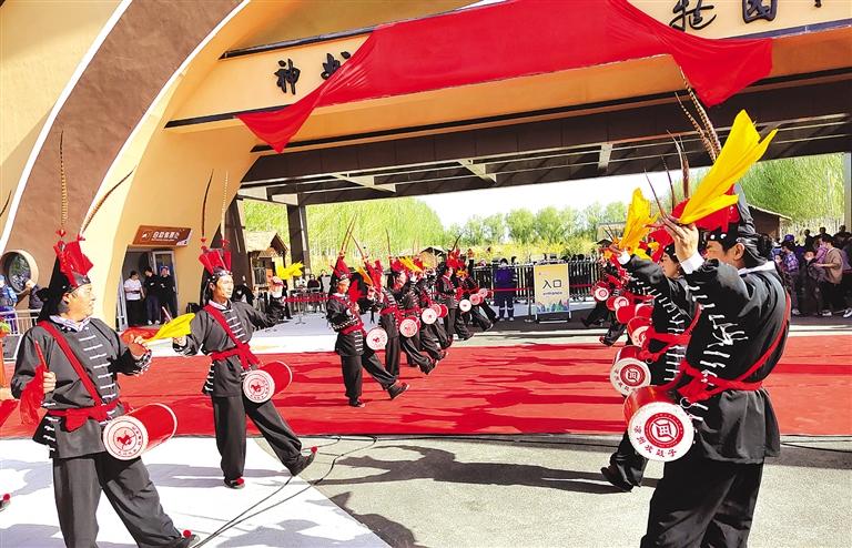 全國唯一的荒漠野生動(dòng)物園在武威開園納客