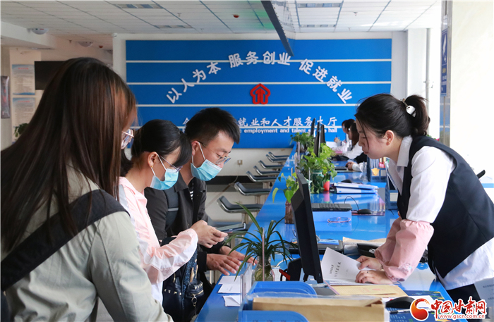 【百年風華 奮進甘肅·黨員風采】趙亮夫：投身人社扶貧 助民增收致富