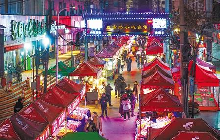 蘭州市城關(guān)區(qū)正寧路小吃夜市、南關(guān)民族風味一條街恢復(fù)營業(yè)