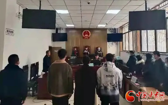 依法帶娃！甘肅省平?jīng)鍪邪l(fā)出首份《家庭教育令》