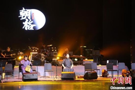 圖為甘肅本土原生態(tài)樂隊(duì)“朝格組合”在蘭州演出。(資料圖) 受訪人供圖