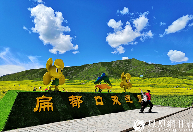 河西走廊張掖扁都口，古絲綢之路要道。王振武 攝