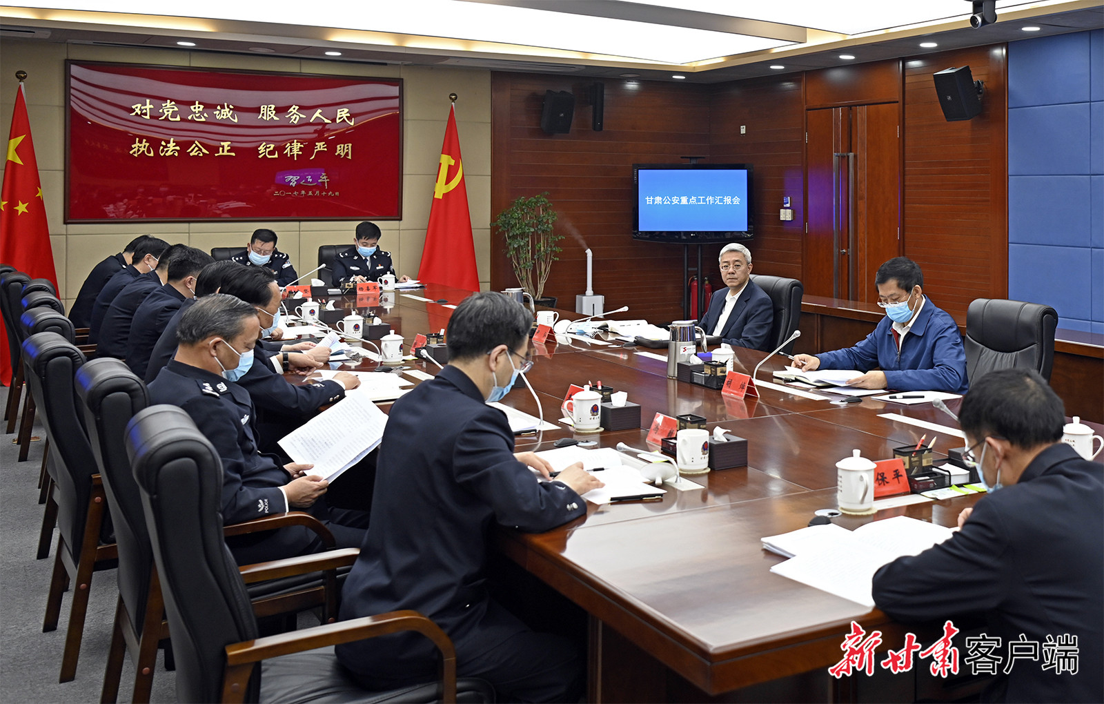 【甘快看】尹弘在甘肅省公安廳調(diào)研時(shí)強(qiáng)調(diào)：堅(jiān)持政治建警鍛造公安鐵軍，全力以赴防風(fēng)險(xiǎn)保安全護(hù)穩(wěn)定