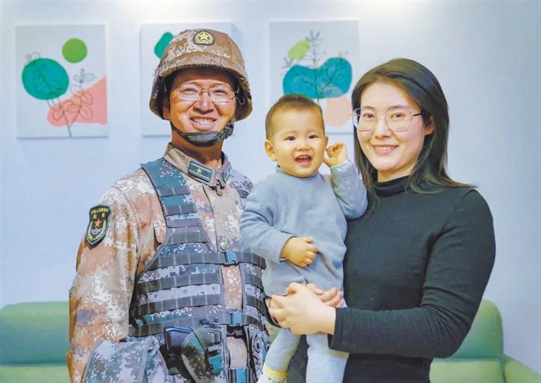 蘭州市退役軍人事務(wù)局舉行清明代祭掃儀式 陳紅軍烈士父親給兒子寫來(lái)寄語(yǔ) “你是祖國(guó)的好兒女，也是我們的驕傲”