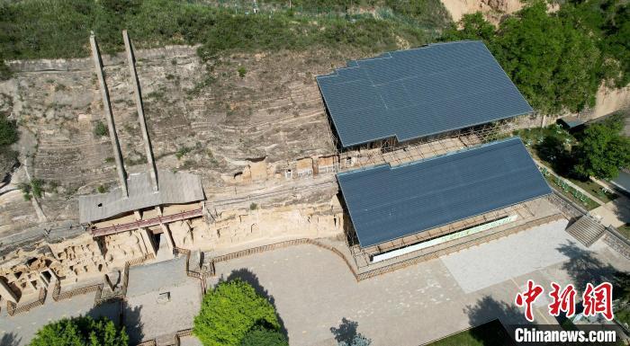 圖為航拍視角下的北石窟寺?！“瑧c龍 攝