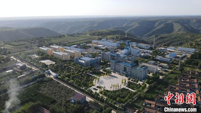 圖為華能正寧核桃峪煤礦廠區(qū)。(資料圖) 慶陽市委宣傳部供圖