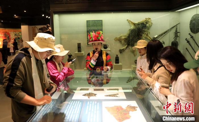 中國“土鄉(xiāng)”青?；ブh：土族故土園集中展示土族文化