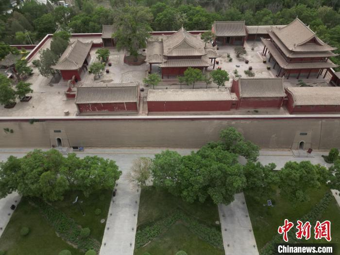 5月16日，航拍下的雷臺漢墓墓室入口。戴文昌　攝