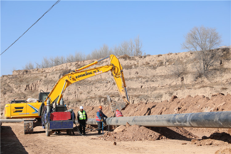 臨洮縣洮陽(yáng)水廠農(nóng)村供水鞏固提升暨城區(qū)第二水源工程現(xiàn)場(chǎng)。_副本.jpg